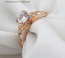 Load image into Gallery viewer, Prong Setting Wedding Ring